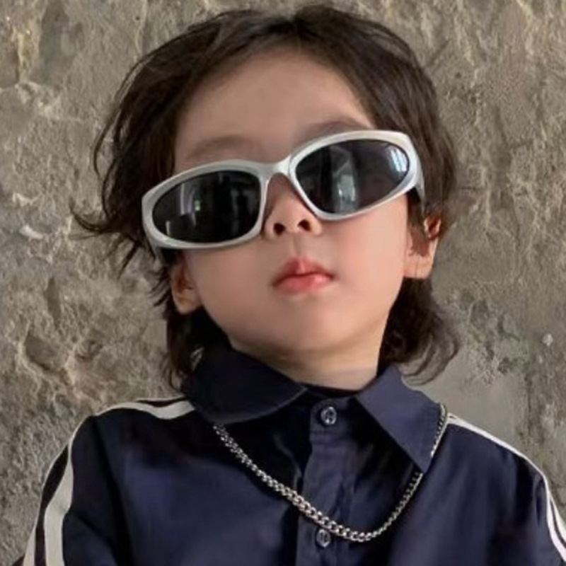 Les enfants ont aussi besoin de lunettes de soleil, protégez vos yeux dès le plus jeune âge