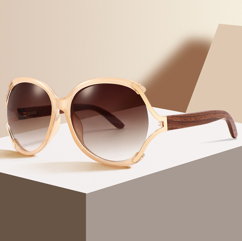 Nouveau favori de la mode : lunettes en bambou et en bois, rendant votre tenue plus unique et personnalisée