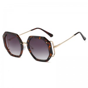 RUISEN’S Women’s Vogue PC Frame Metal Temple Sunglasses