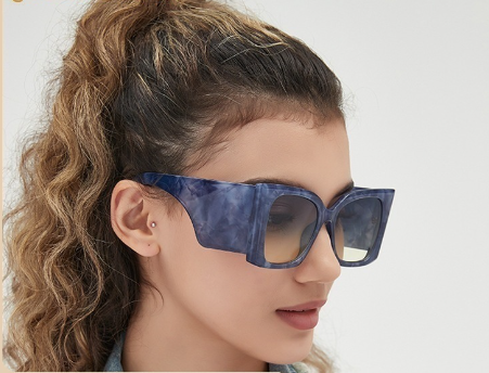 ¡Ven y elige las gafas de sol versátiles y de moda!